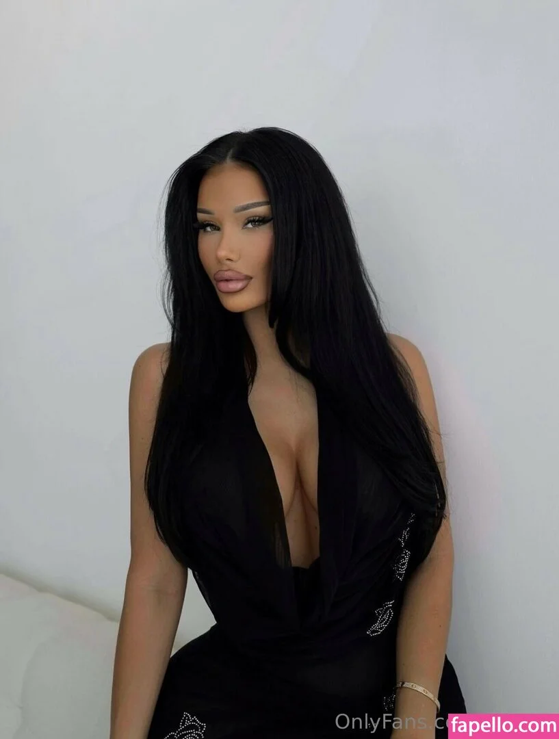 Adeleg Onlyfans Photo Gallery 