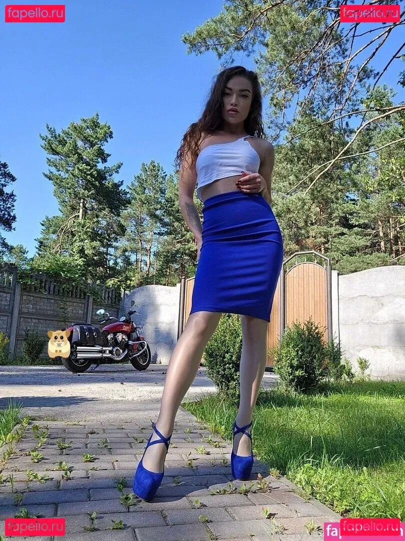 Eva Pantyhose Onlyfans Photo Gallery 