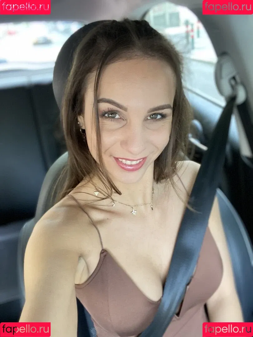 Mary Wet Onlyfans Photo Gallery 