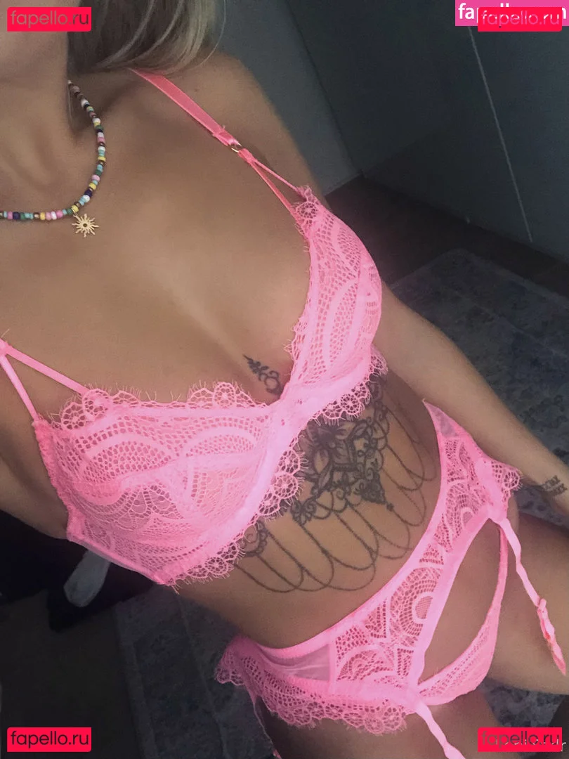 leynainu Onlyfans Photo Gallery 