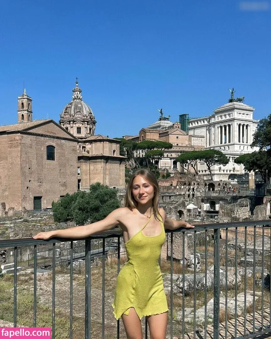 Leilaluuu Onlyfans Photo Gallery 