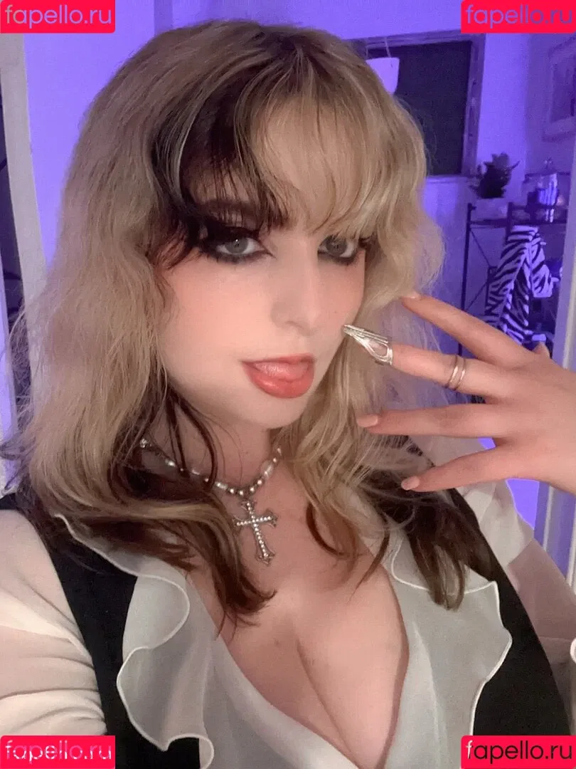 Aretteepls Onlyfans Photo Gallery 
