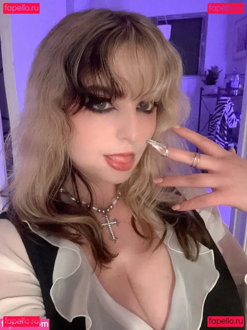 Aretteepls Onlyfans Photo Gallery 