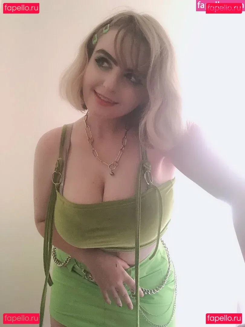 Aretteepls Onlyfans Photo Gallery 