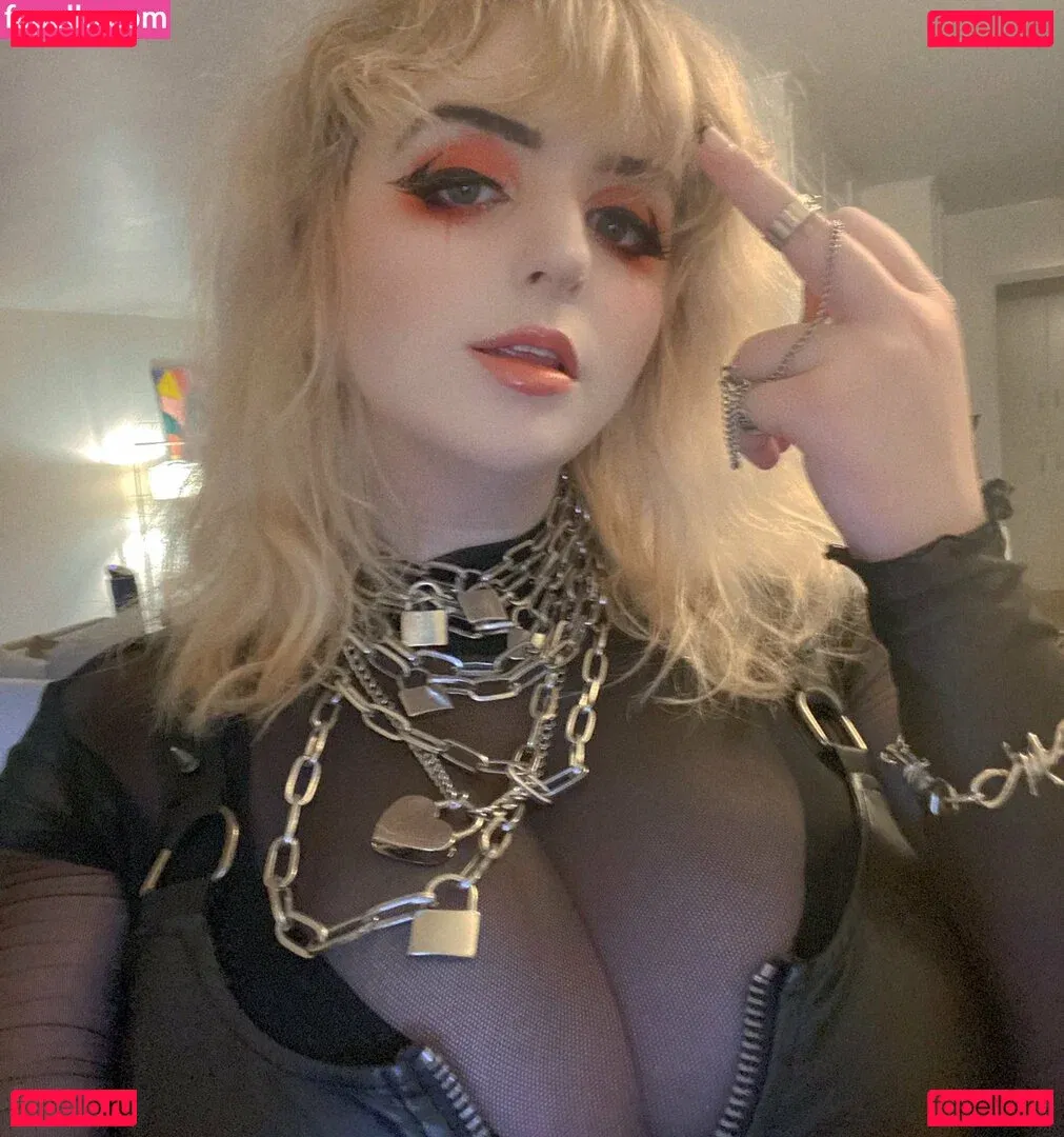 Aretteepls Onlyfans Photo Gallery 