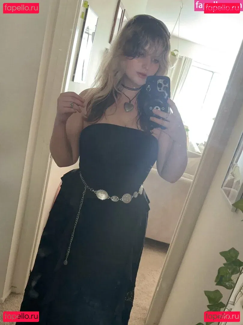 Aretteepls Onlyfans Photo Gallery 