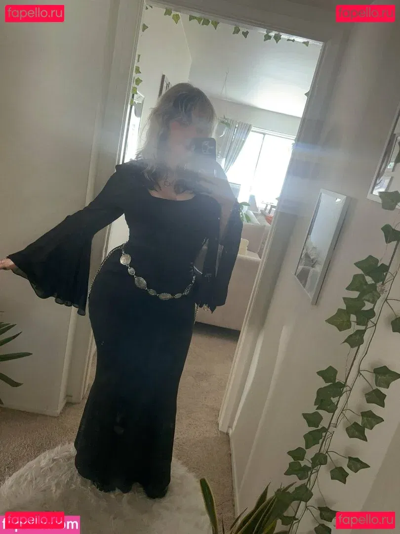 Aretteepls Onlyfans Photo Gallery 