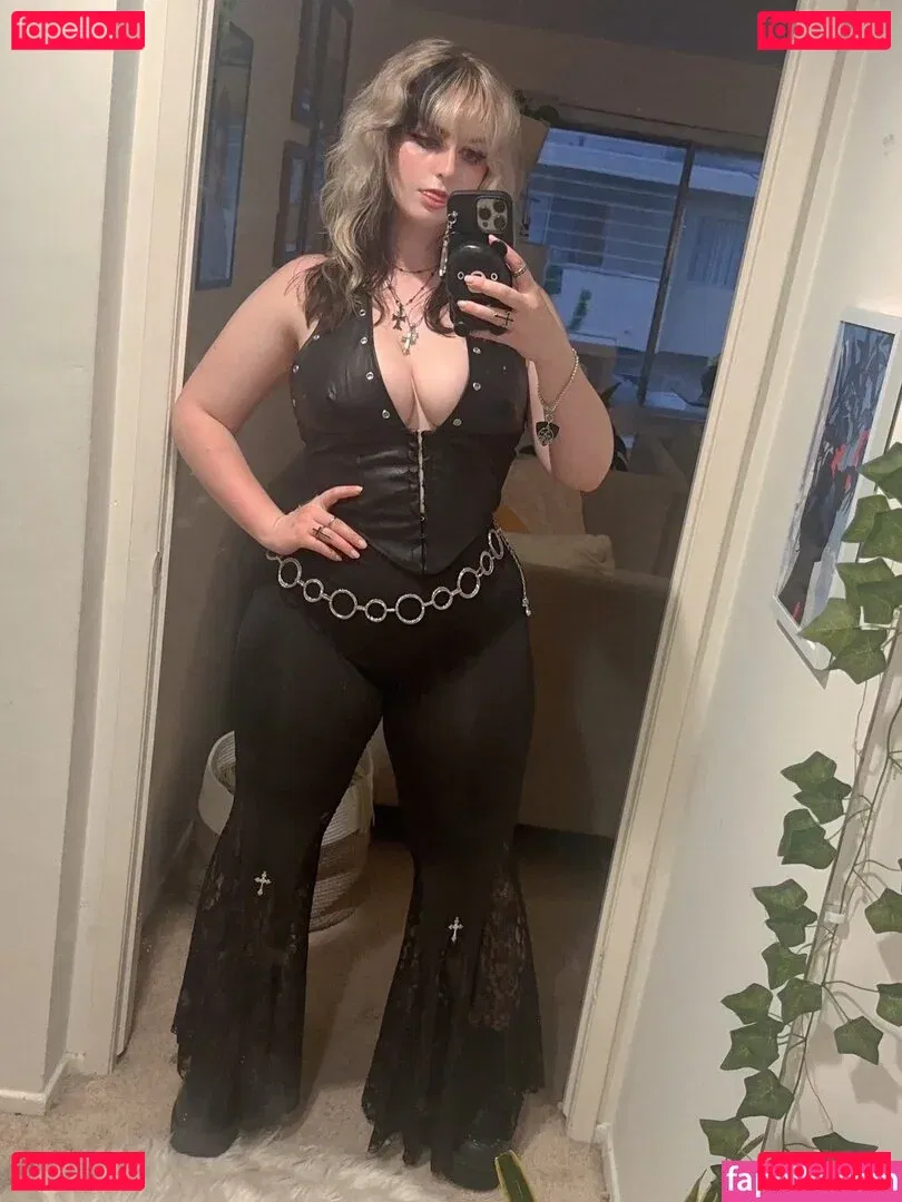 Aretteepls Onlyfans Photo Gallery 