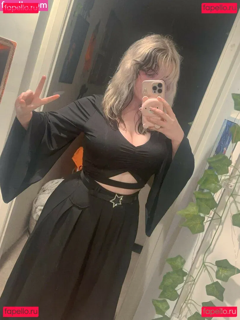 Aretteepls Onlyfans Photo Gallery 