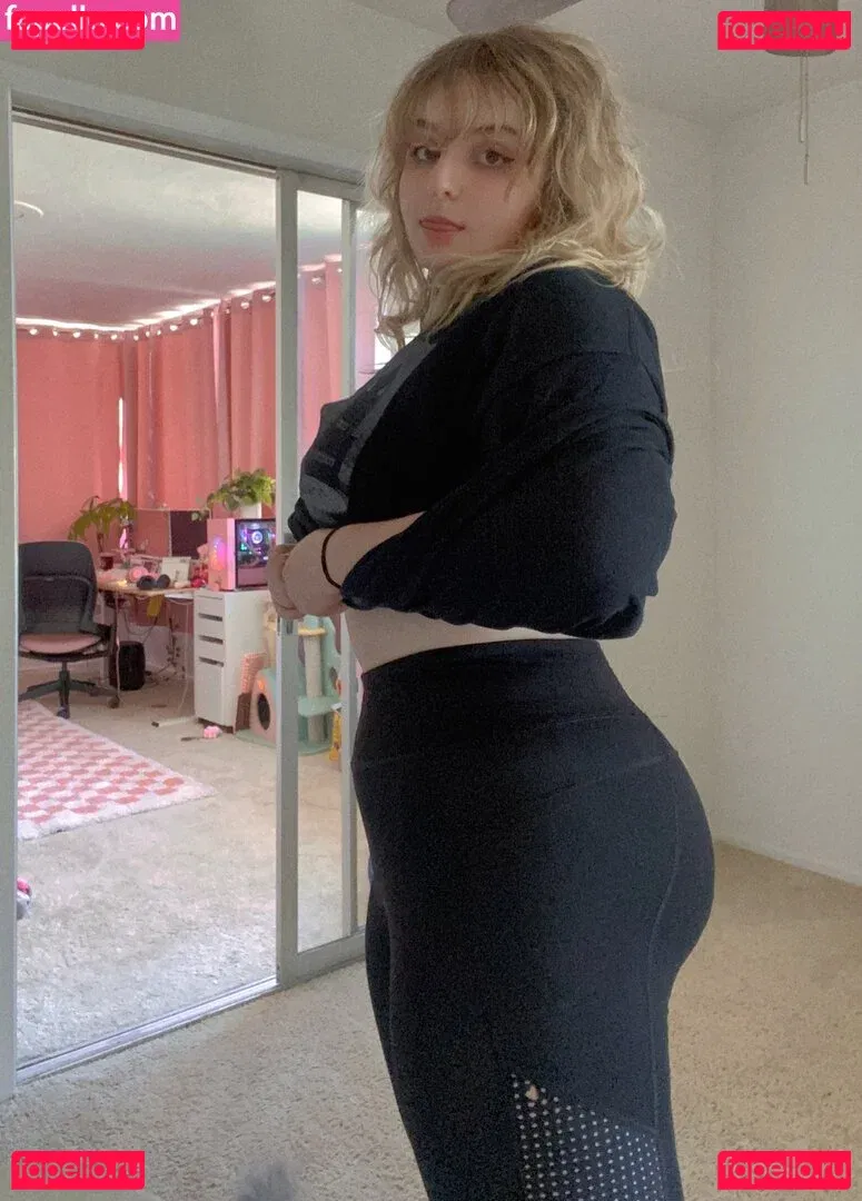 Aretteepls Onlyfans Photo Gallery 