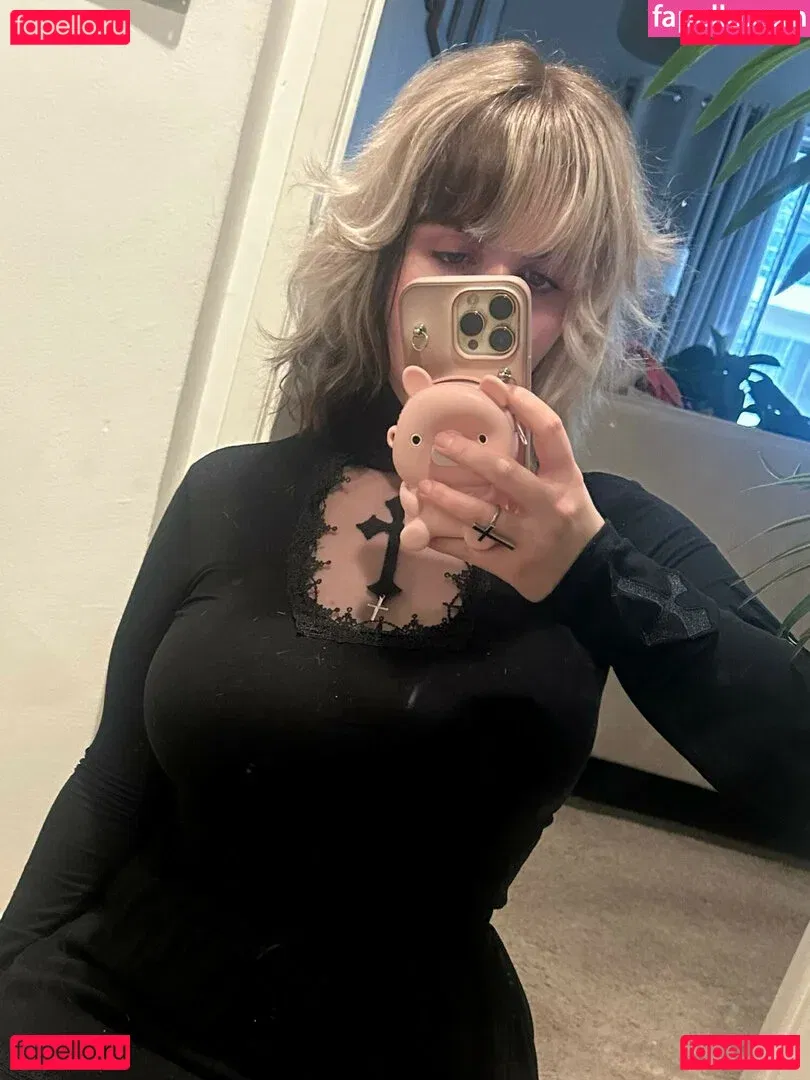 Aretteepls Onlyfans Photo Gallery 