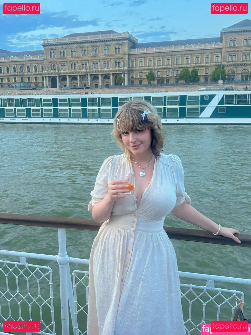 Aretteepls Onlyfans Photo Gallery 