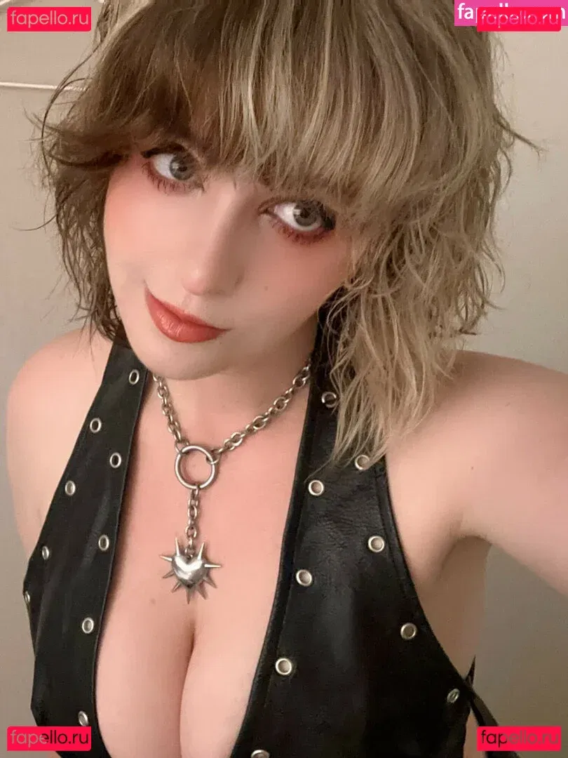 Aretteepls Onlyfans Photo Gallery 