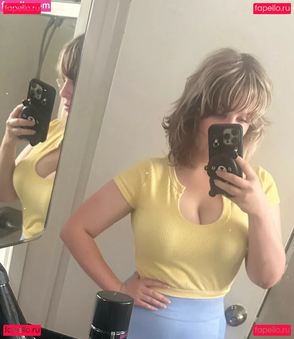 Aretteepls Onlyfans Photo Gallery 