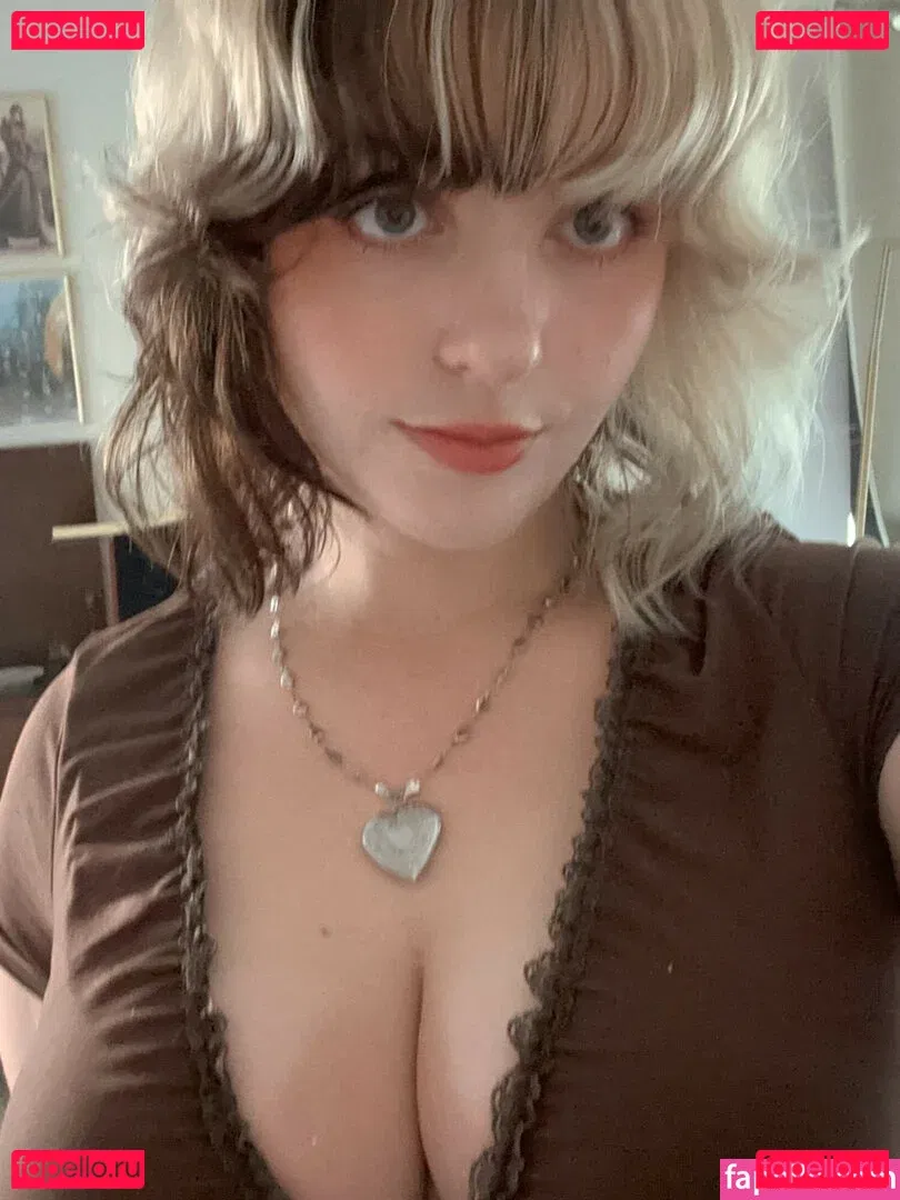 Aretteepls Onlyfans Photo Gallery 