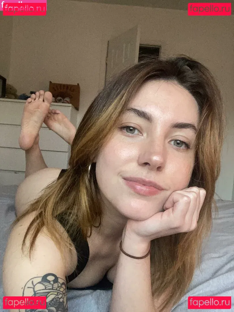 misscelestereed Onlyfans Photo Gallery 