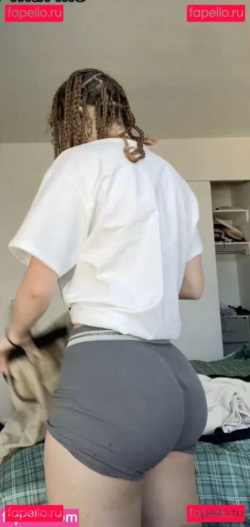 clara.west Onlyfans Photo Gallery 