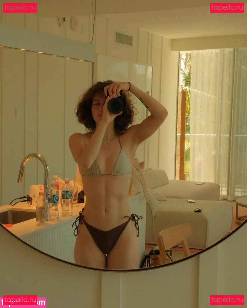 clara.west Onlyfans Photo Gallery 