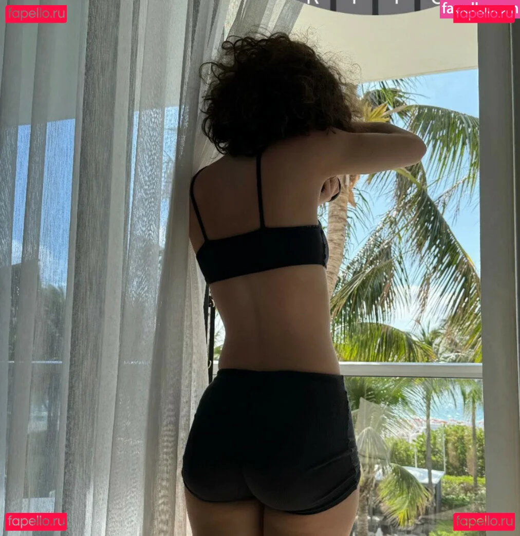 clara.west Onlyfans Photo Gallery 
