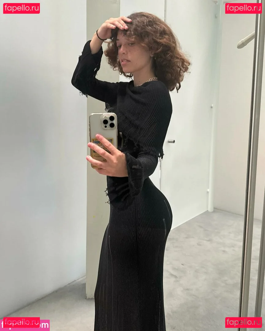 clara.west Onlyfans Photo Gallery 