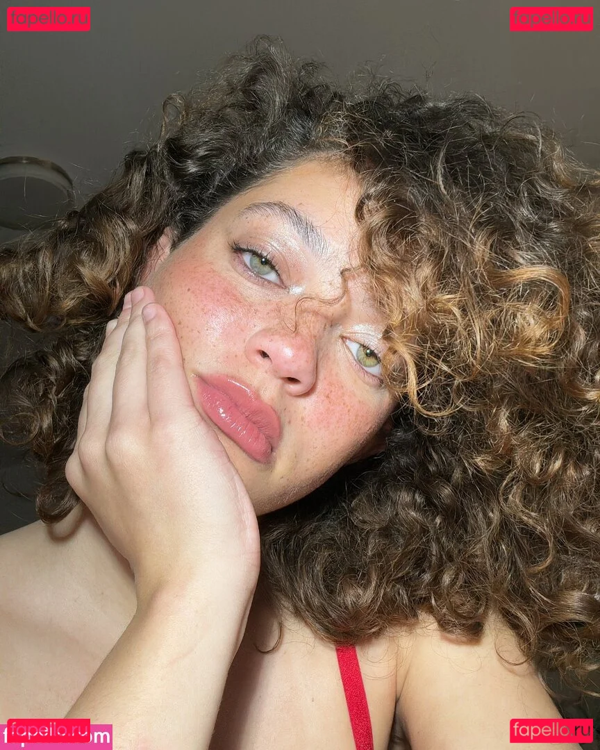 clara.west Onlyfans Photo Gallery 