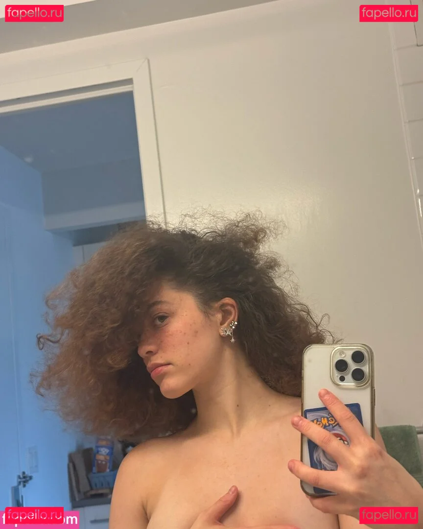 clara.west Onlyfans Photo Gallery 