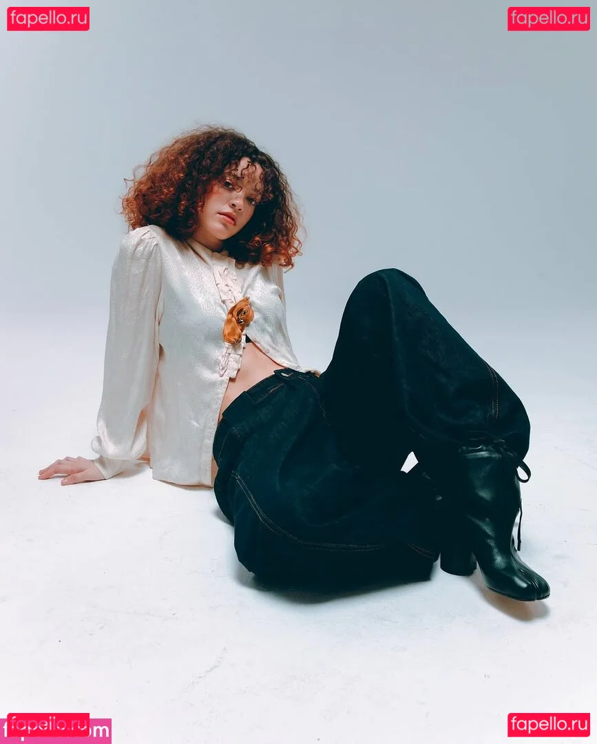 clara.west Onlyfans Photo Gallery 