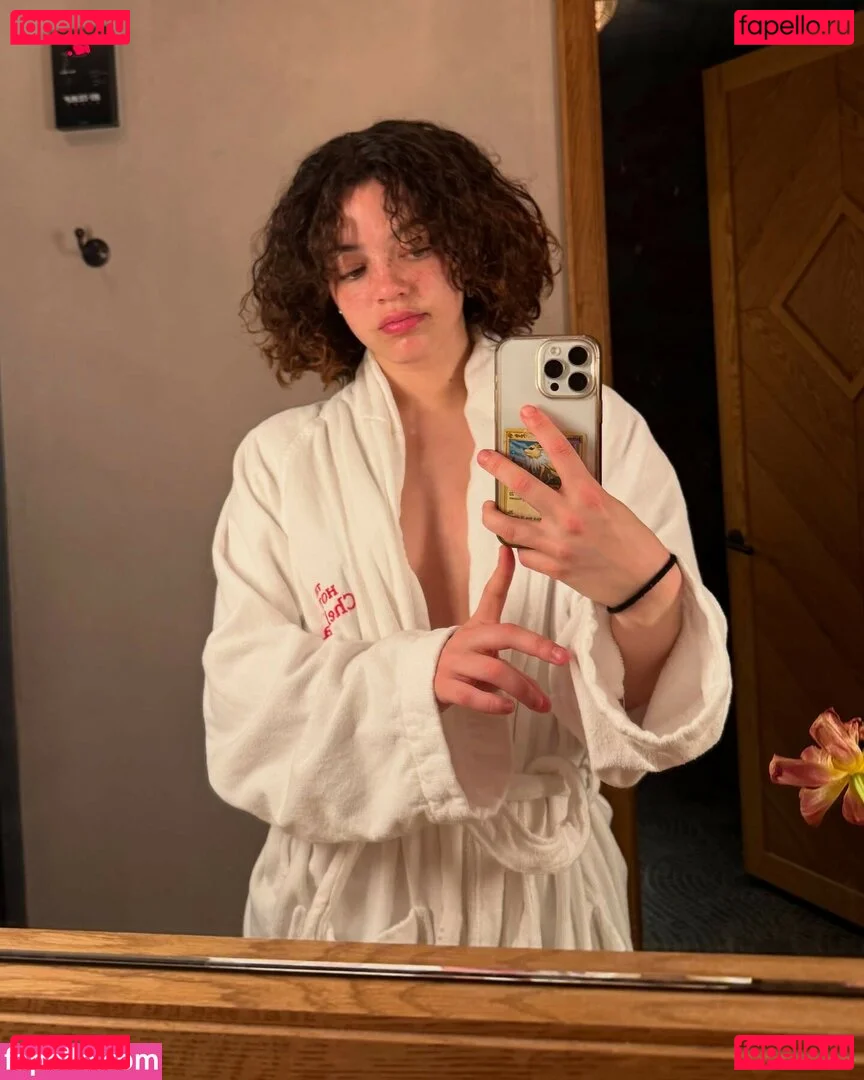 clara.west Onlyfans Photo Gallery 