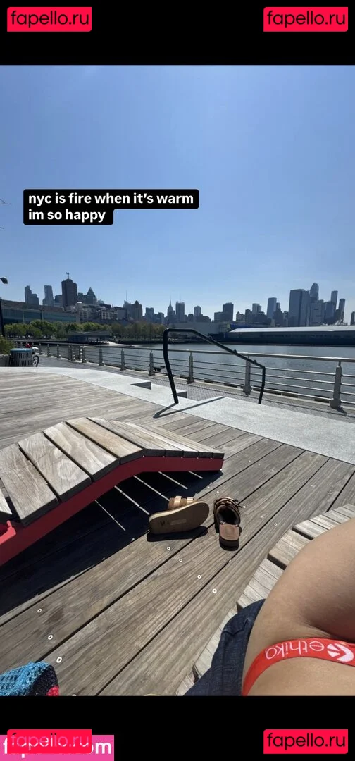 clara.west Onlyfans Photo Gallery 