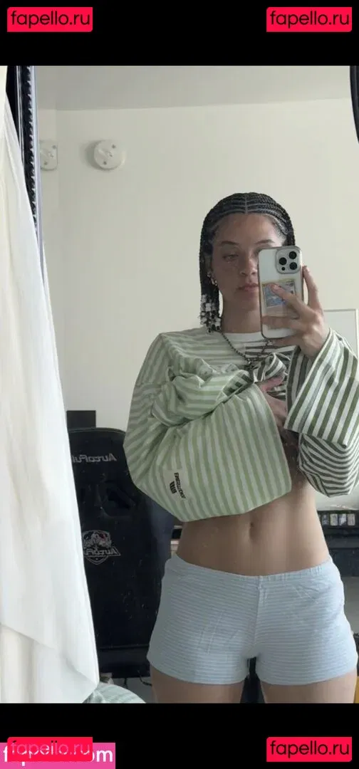 clara.west Onlyfans Photo Gallery 