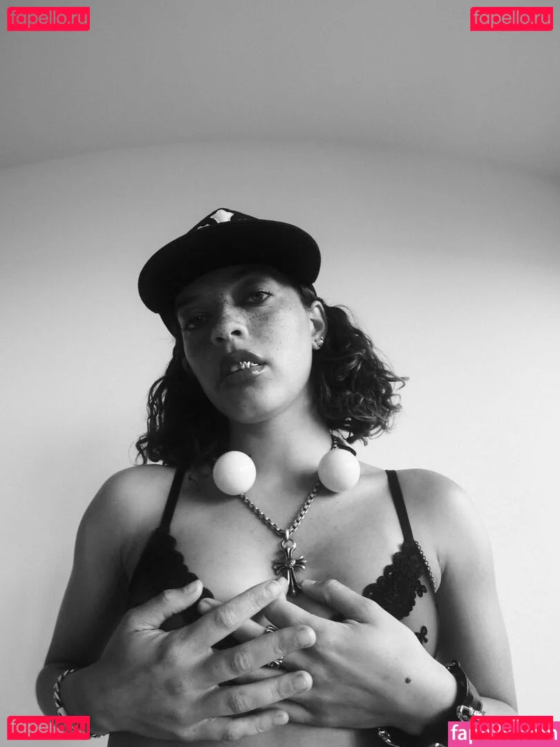 clara.west Onlyfans Photo Gallery 