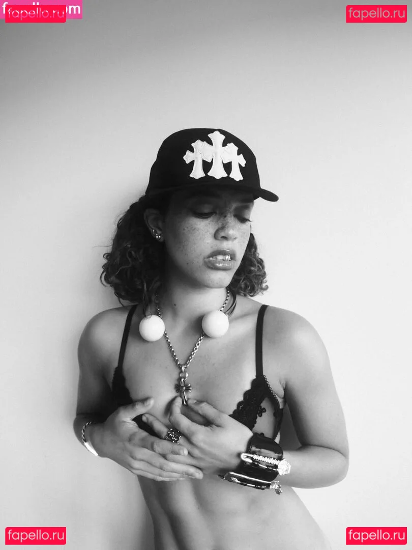 clara.west Onlyfans Photo Gallery 