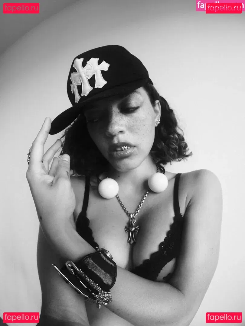 clara.west Onlyfans Photo Gallery 