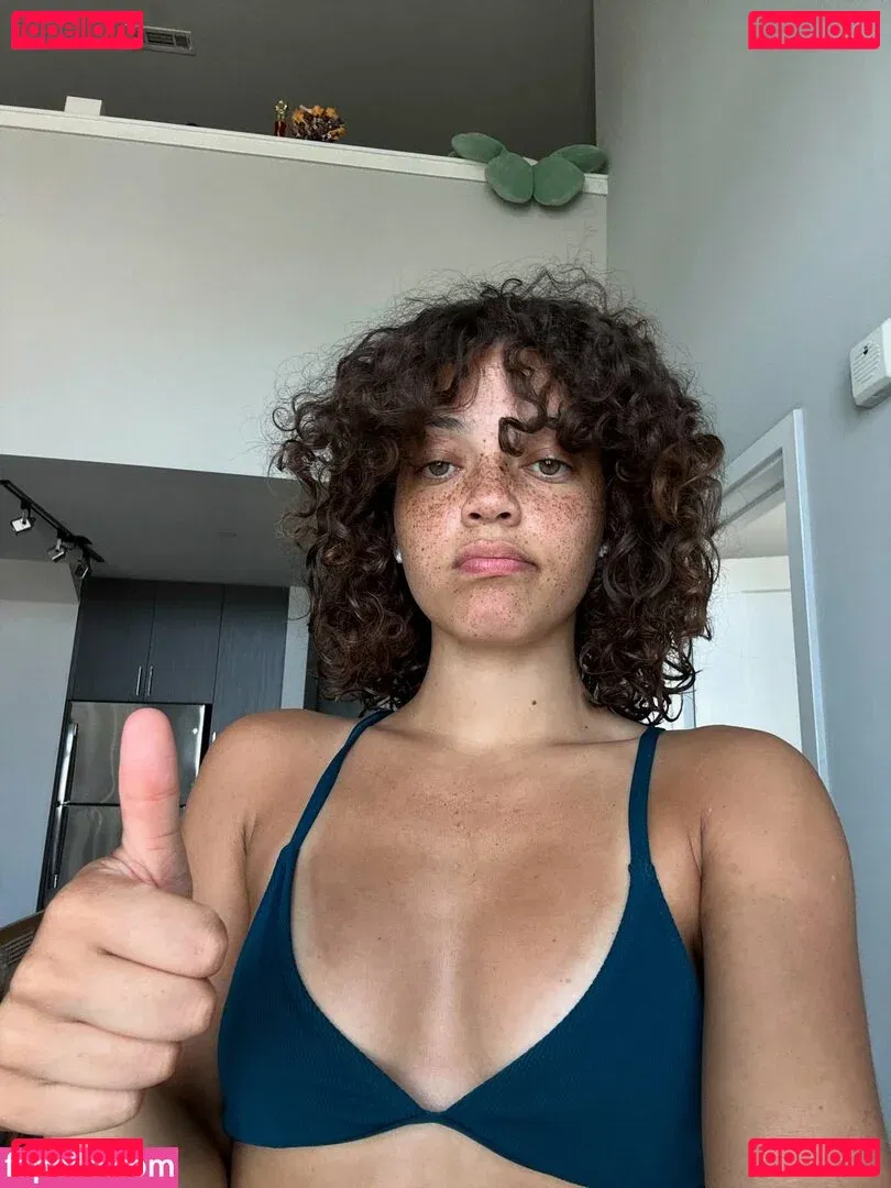 clara.west Onlyfans Photo Gallery 