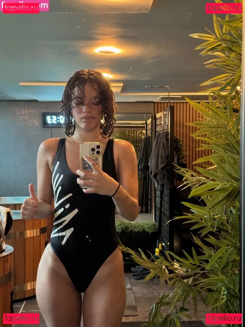 clara.west Onlyfans Photo Gallery 