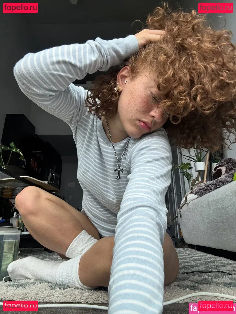 clara.west Onlyfans Photo Gallery 