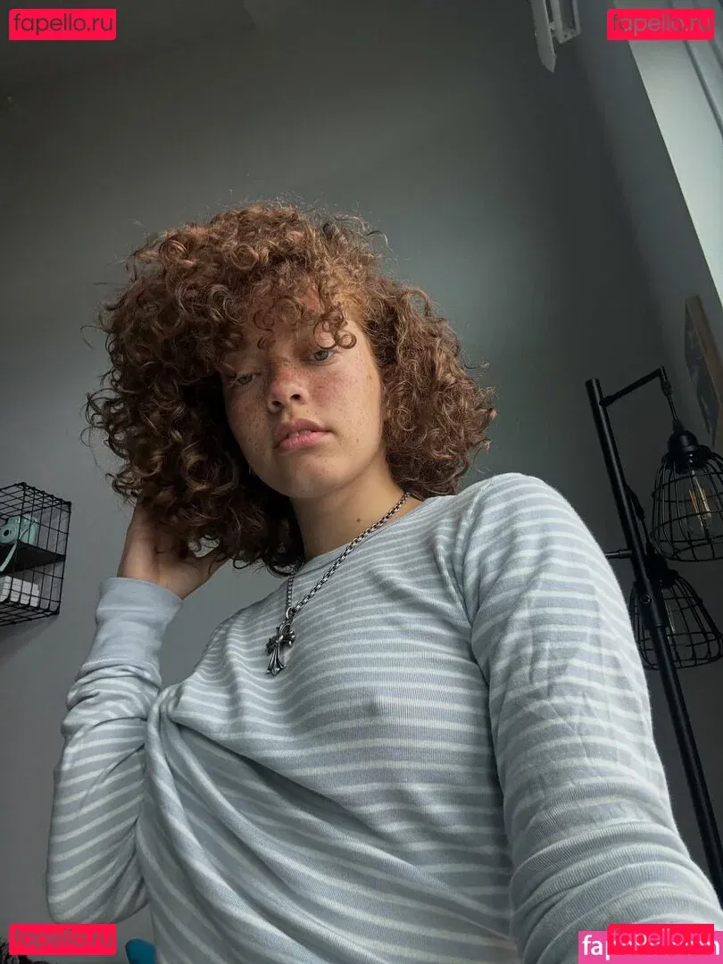 clara.west Onlyfans Photo Gallery 