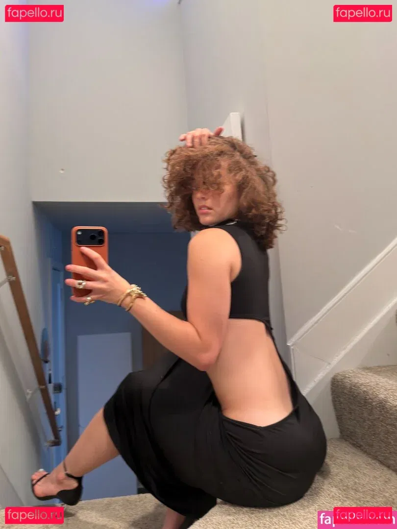 clara.west Onlyfans Photo Gallery 