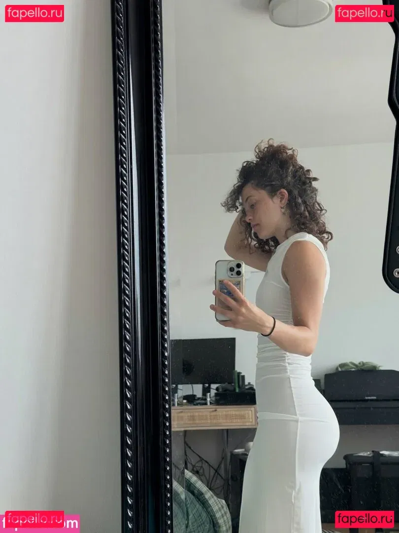 clara.west Onlyfans Photo Gallery 