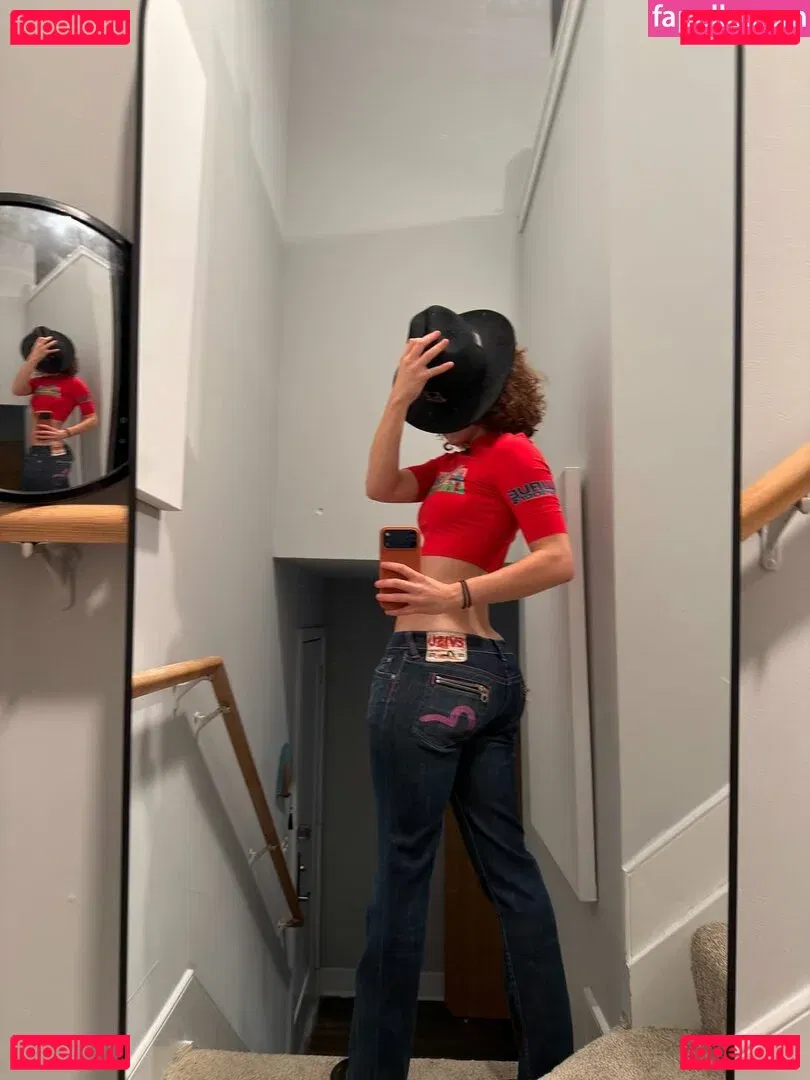 clara.west Onlyfans Photo Gallery 