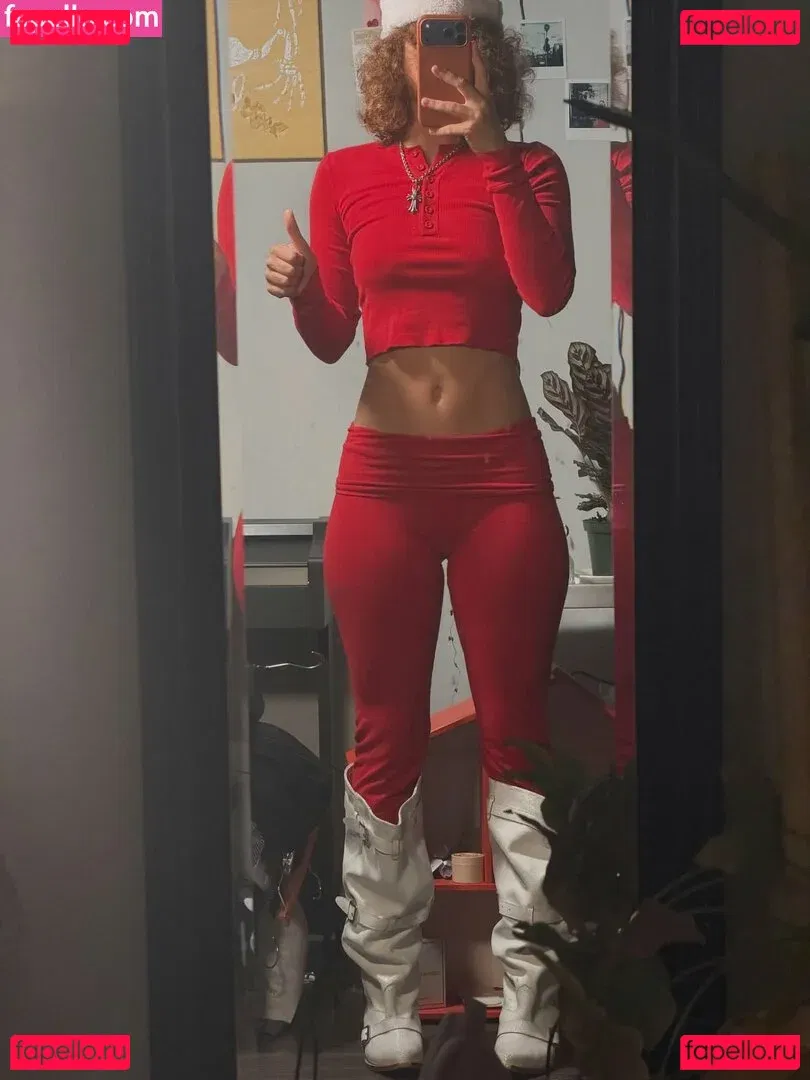 clara.west Onlyfans Photo Gallery 