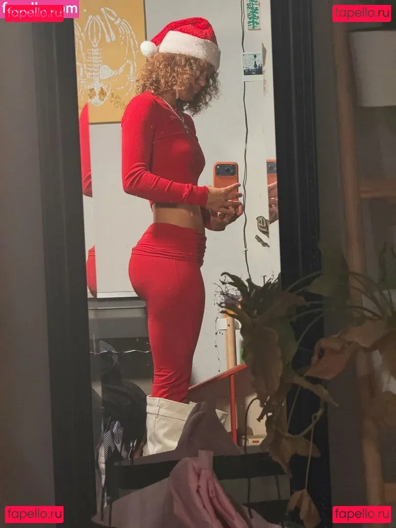 clara.west Onlyfans Photo Gallery 