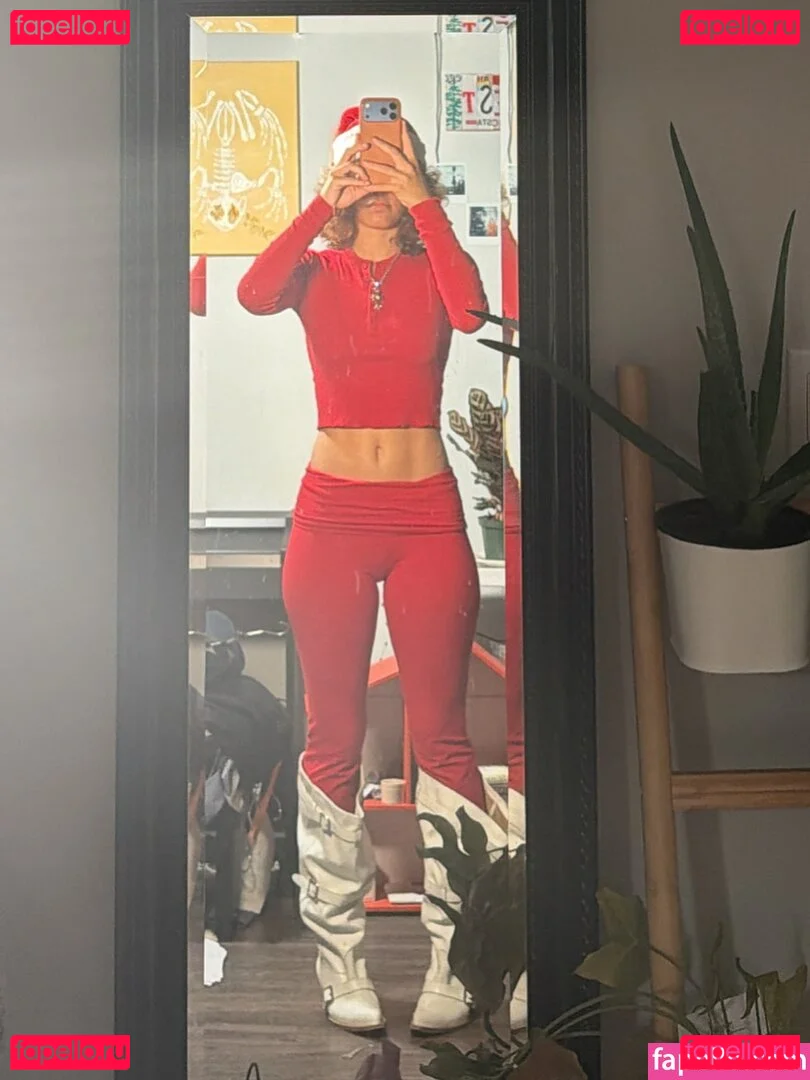 clara.west Onlyfans Photo Gallery 