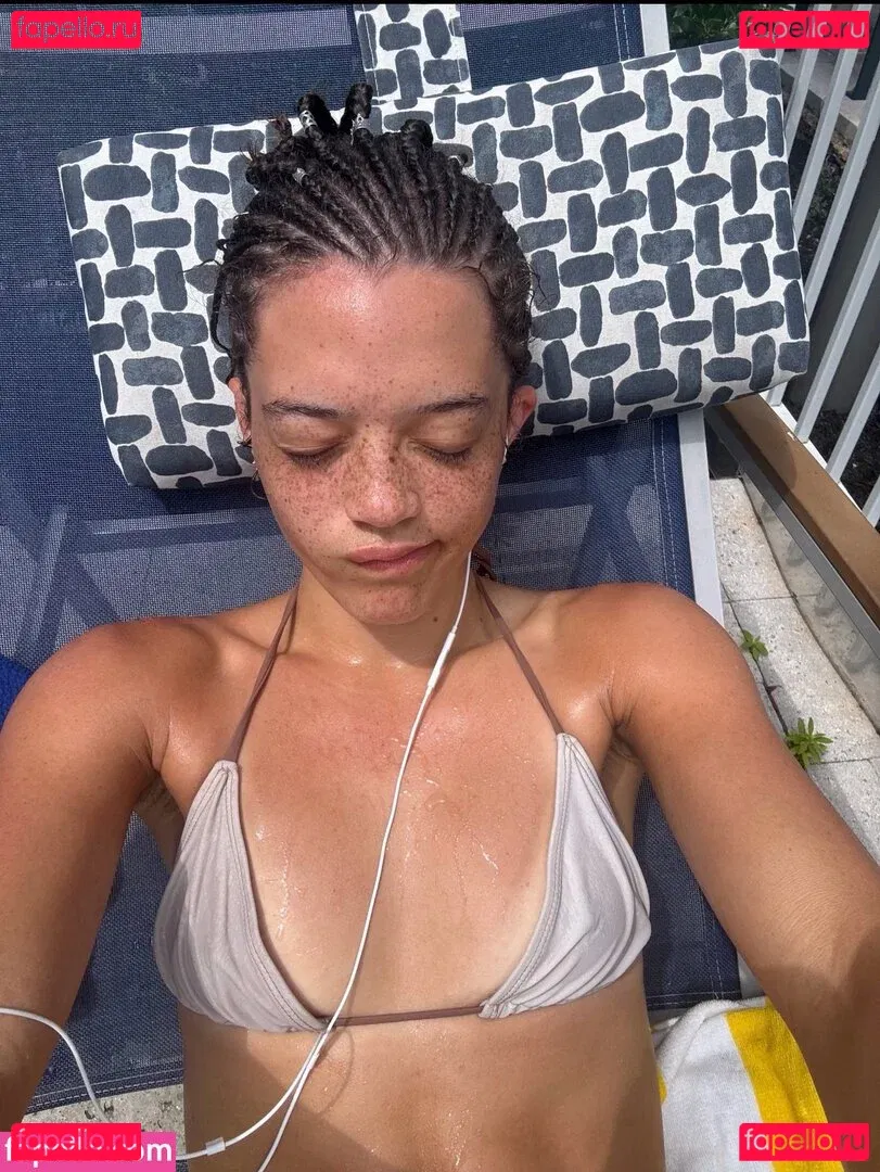 clara.west Onlyfans Photo Gallery 