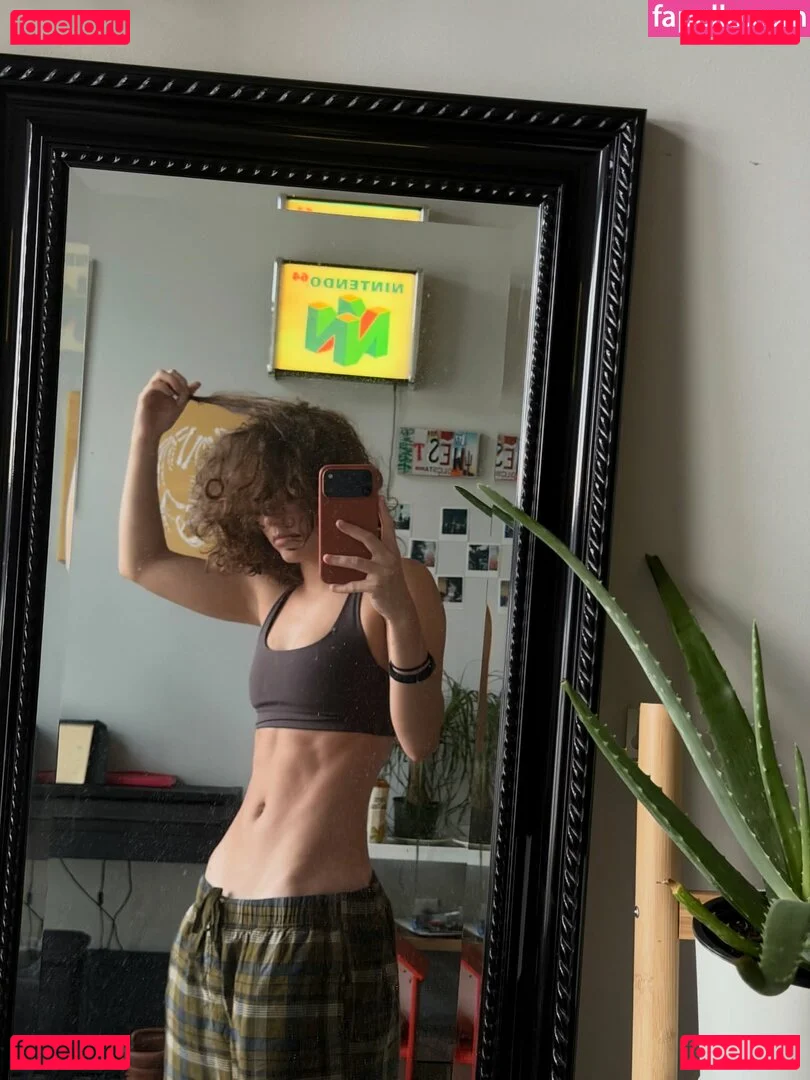 clara.west Onlyfans Photo Gallery 