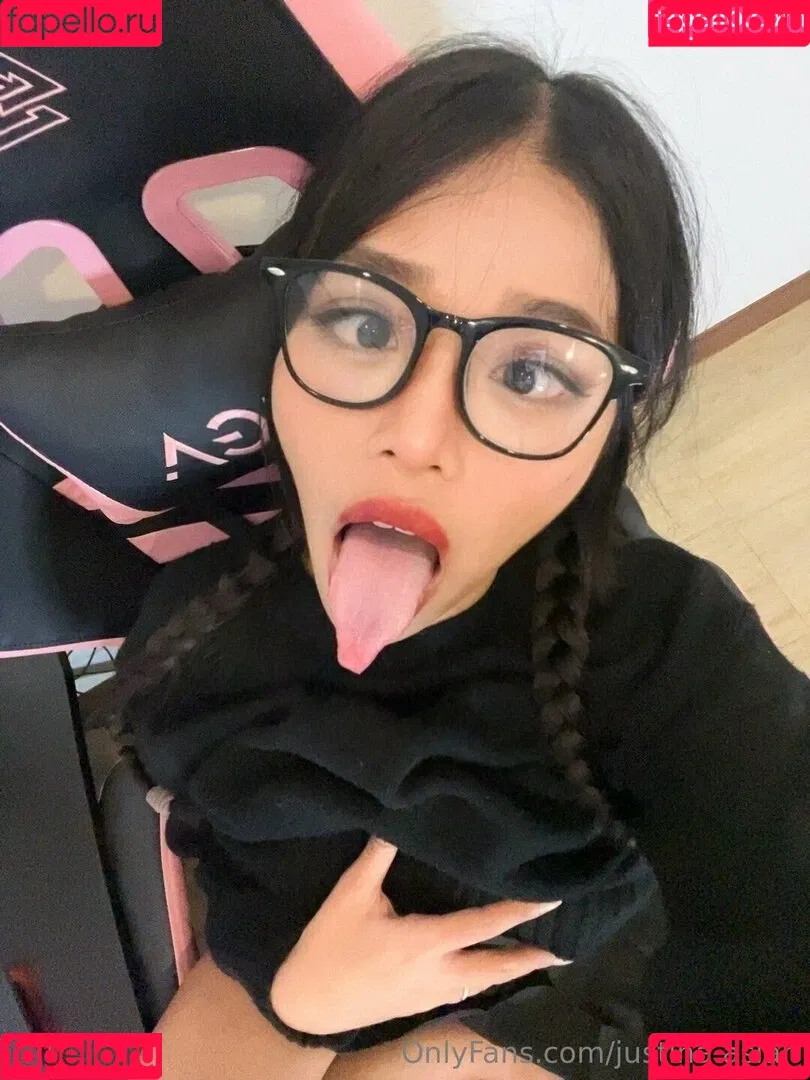 justina.asian Onlyfans Photo Gallery 