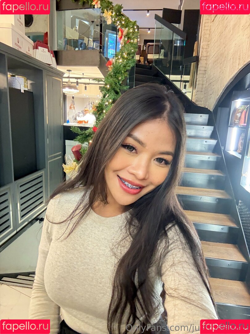 justina.asian Onlyfans Photo Gallery 