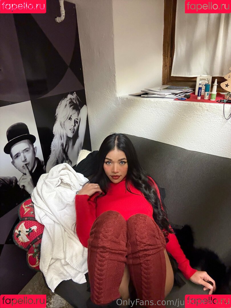 justina.asian Onlyfans Photo Gallery 