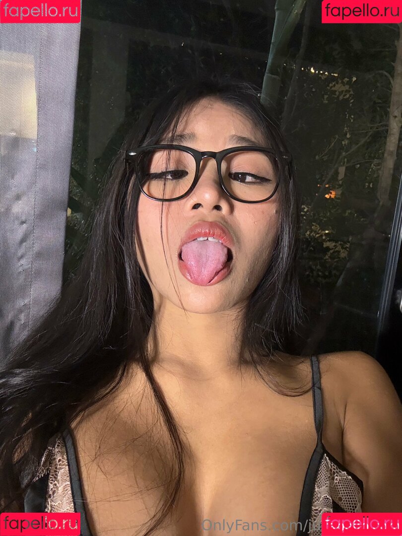 justina.asian Onlyfans Photo Gallery 
