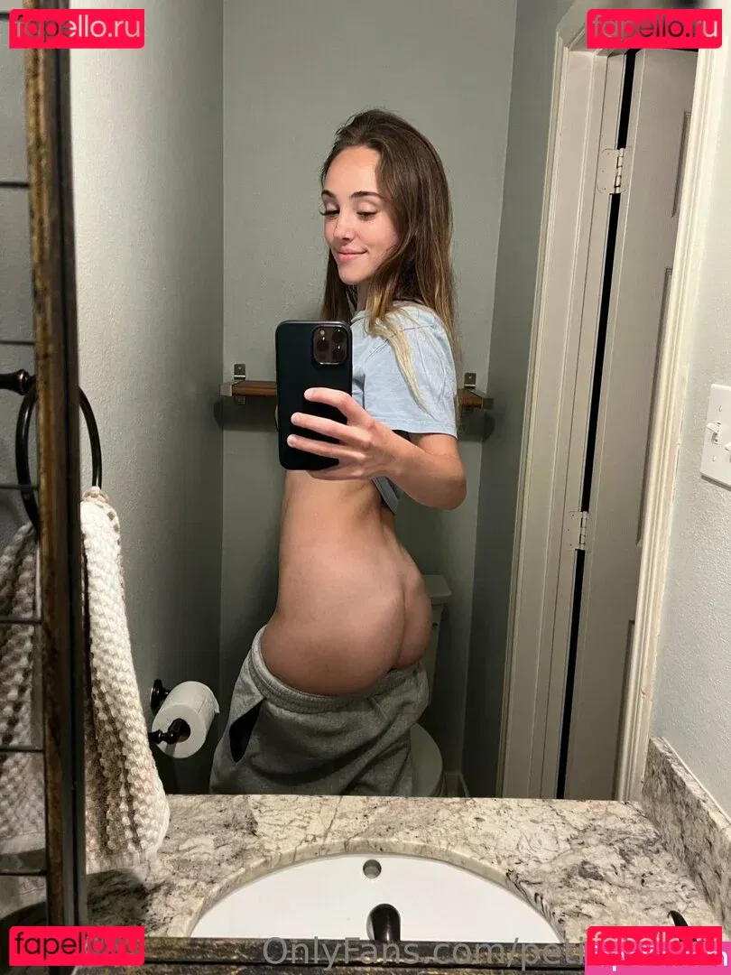 Petitekenna Onlyfans Photo Gallery 